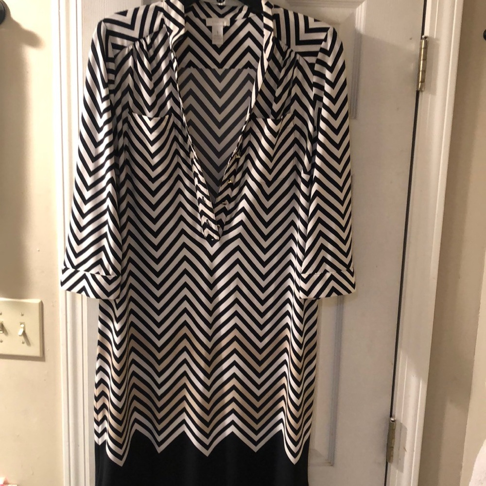 Black and white chevron midi dress with gold buttons, 3/4 quarter sleeve
